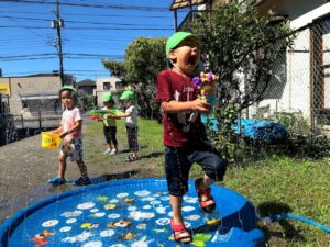 新杉田　保育園　水遊び