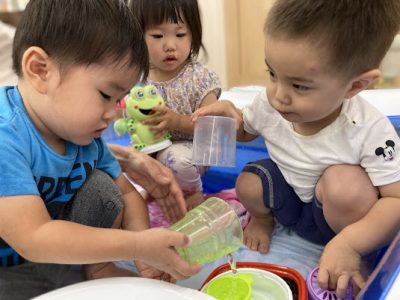 ぴーまん保育園弘明寺、水遊び