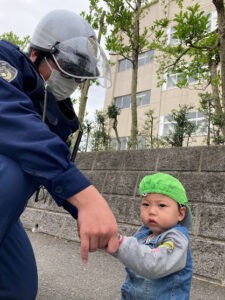 ぴーまん保育園弘明寺、散歩