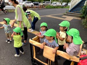 新杉田　保育園　散歩